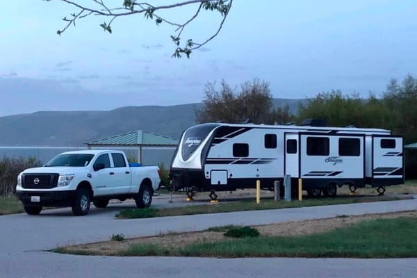 Kahrin's Grand Design Imagine 3170BH Travel Trailer -linens provided