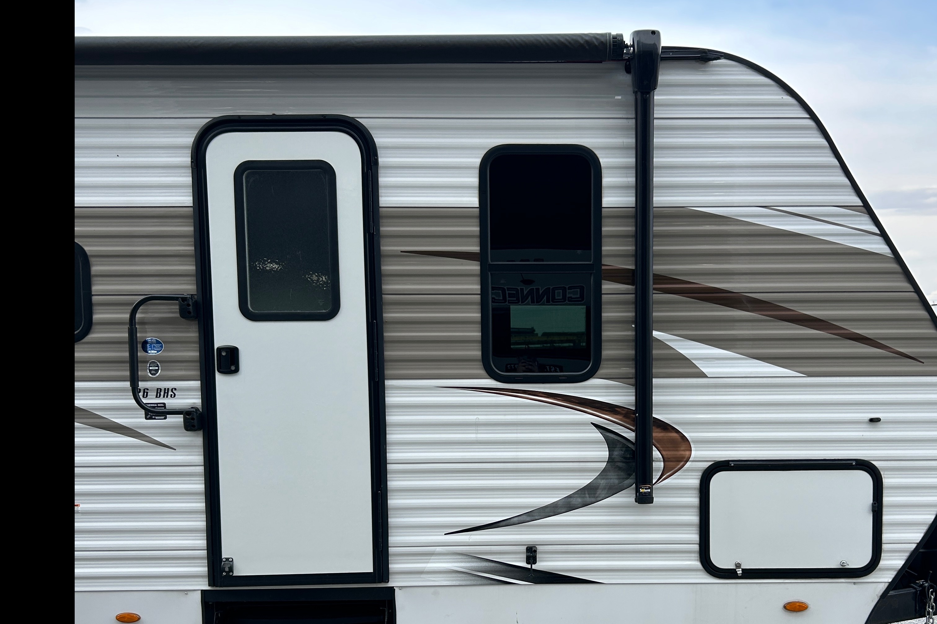 Zachary's Starcraft 26bhs Travel Trailer
