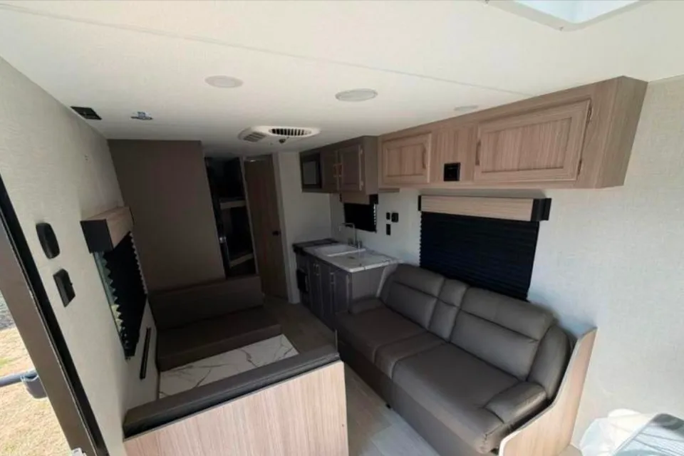 Blake 's KZ Sportsmen 240BH Travel Trailer