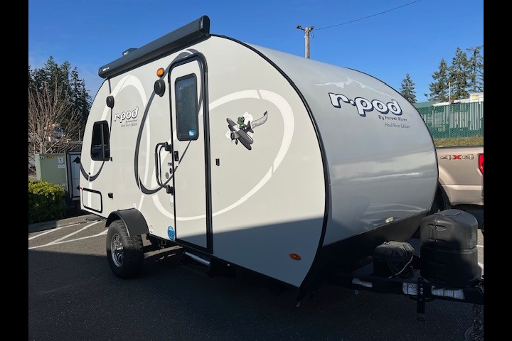 Easy Tow R-Pod for Couples & Families