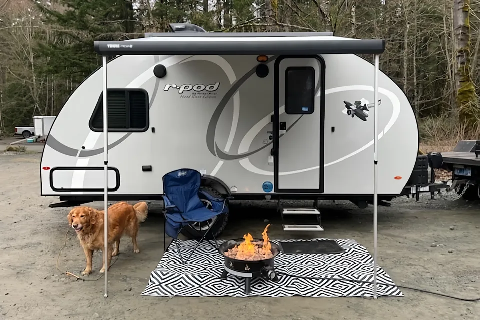 Easy Tow R-Pod for Couples & Families