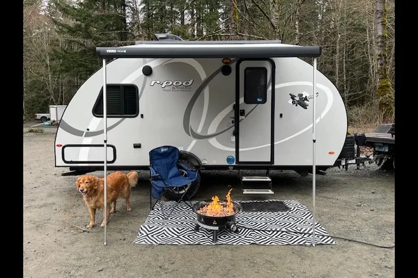 Easy Tow R-Pod for Couples & Families