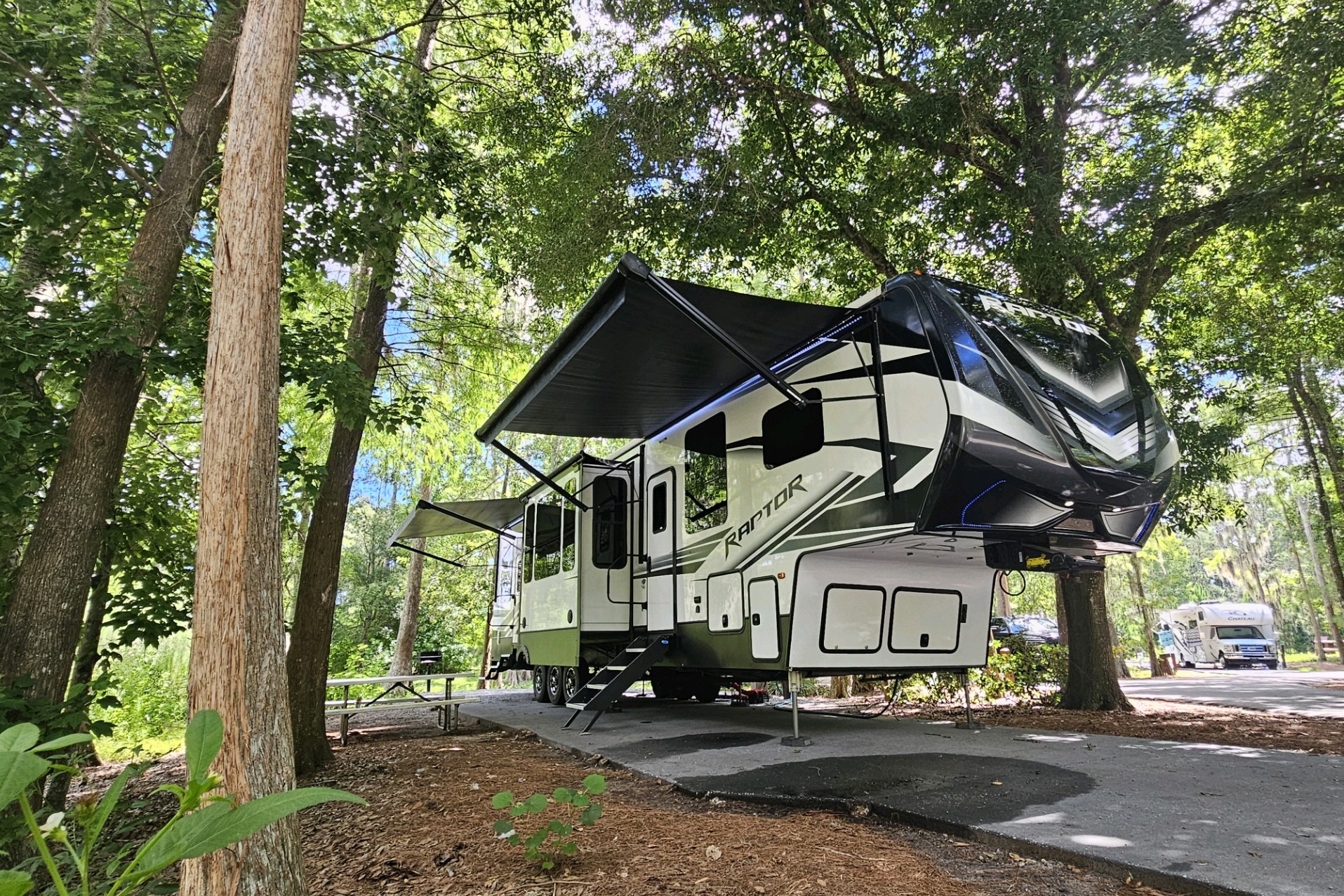 Your next Rv rentals Keystone 415 raptor