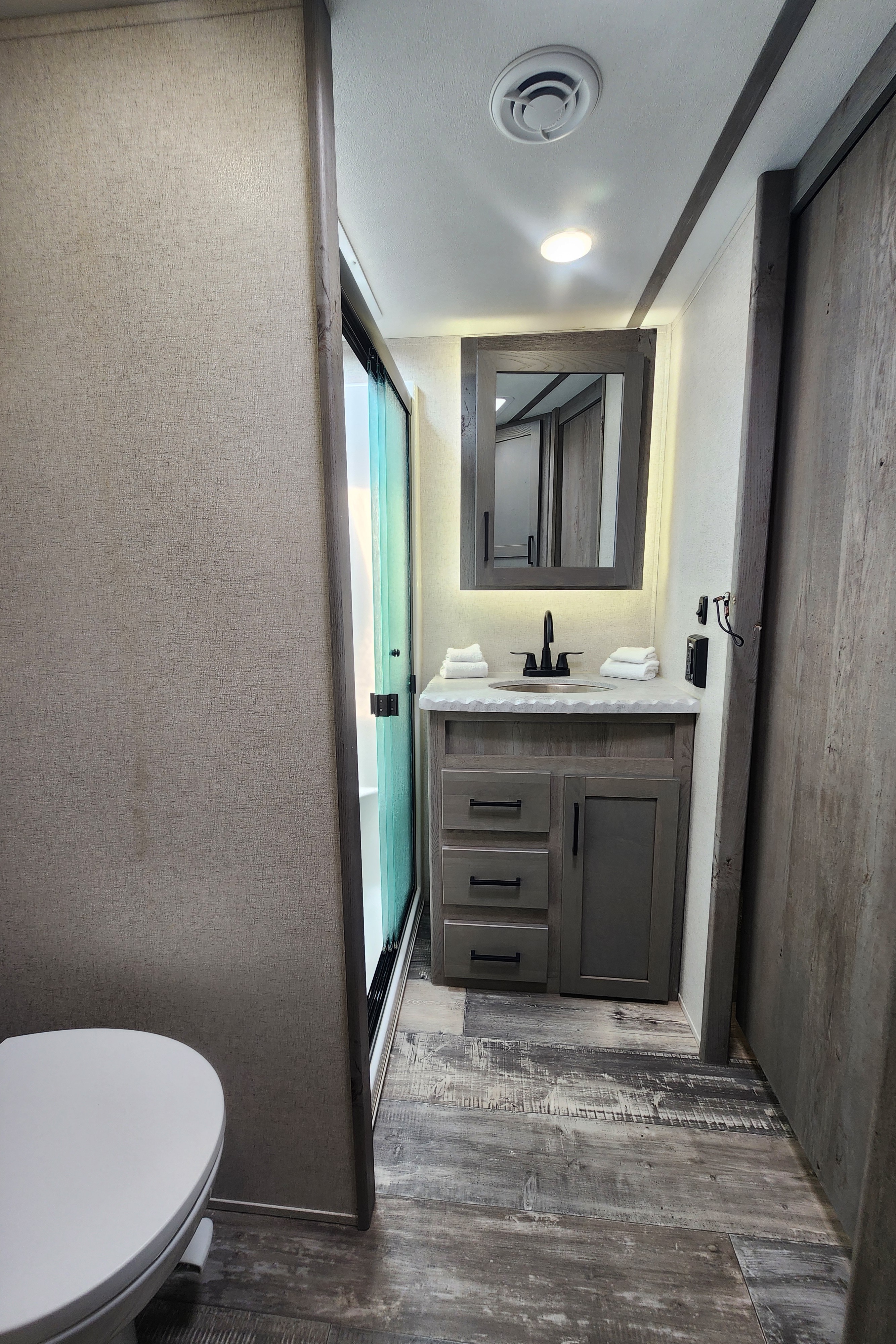 Your next Rv rentals Keystone 415 raptor