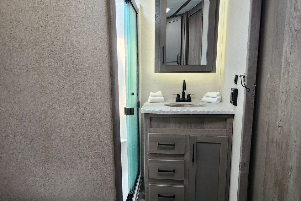 Your next Rv rentals Keystone 415 raptor