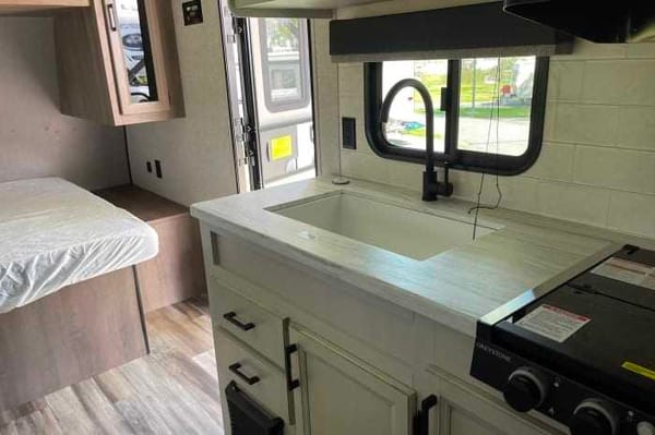 Glacier Trailer & RV Rentals