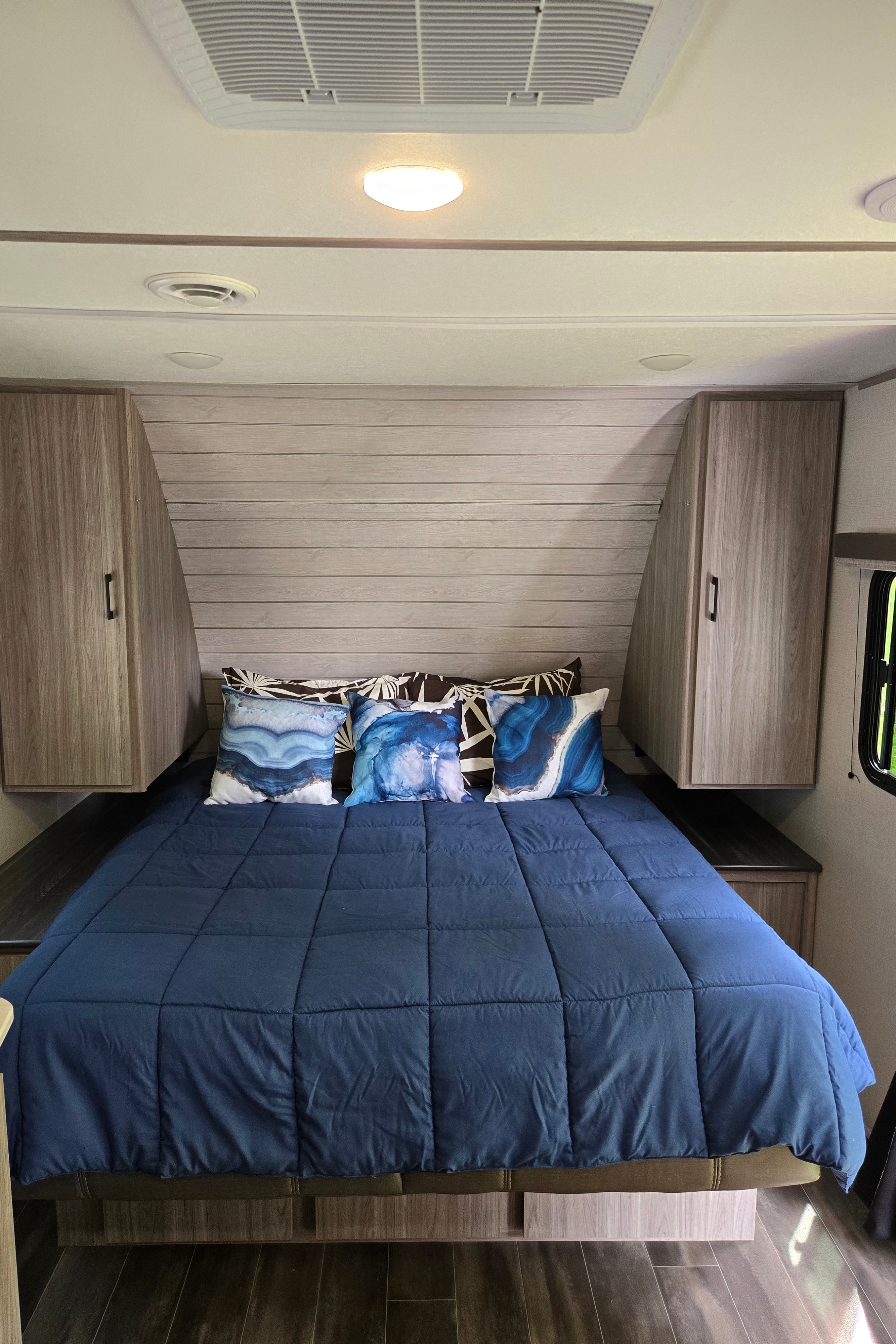 Paul's Keystone Passport SL 219 BH Travel Trailer