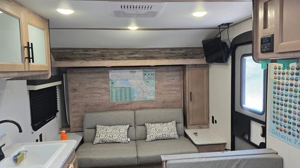 Andmel's Grand River 22MB Travel Trailer
