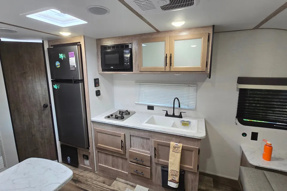 Andmel's Grand River 22MB Travel Trailer