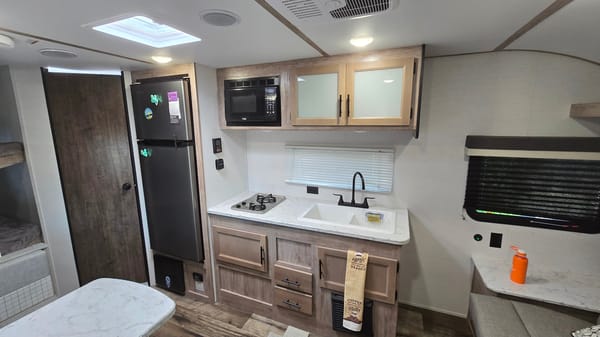 Andmel's Grand River 22MB Travel Trailer