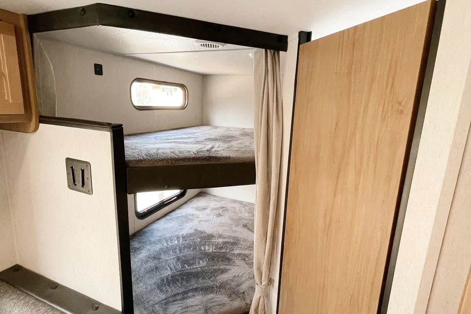 Monika's Cherokee 22MKSE Travel Trailer