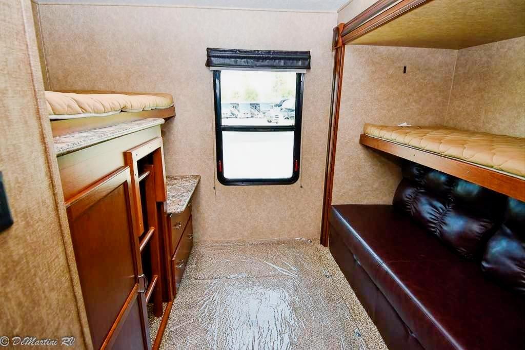 Greg's Prime Time LaCrosse 318BHS Travel Trailer
