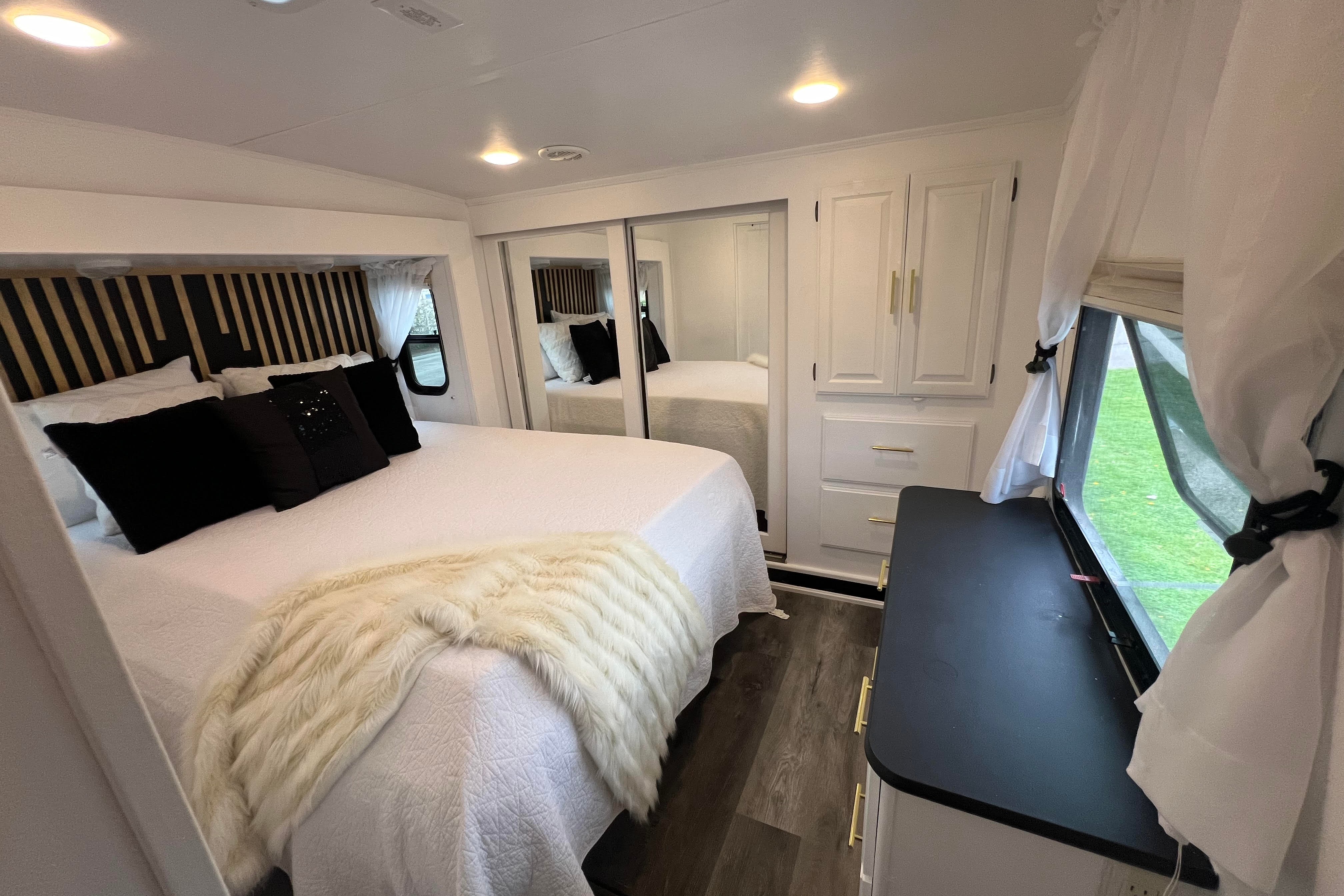 Sun Cliff View Retreat Sherkston Shores Luxury RV