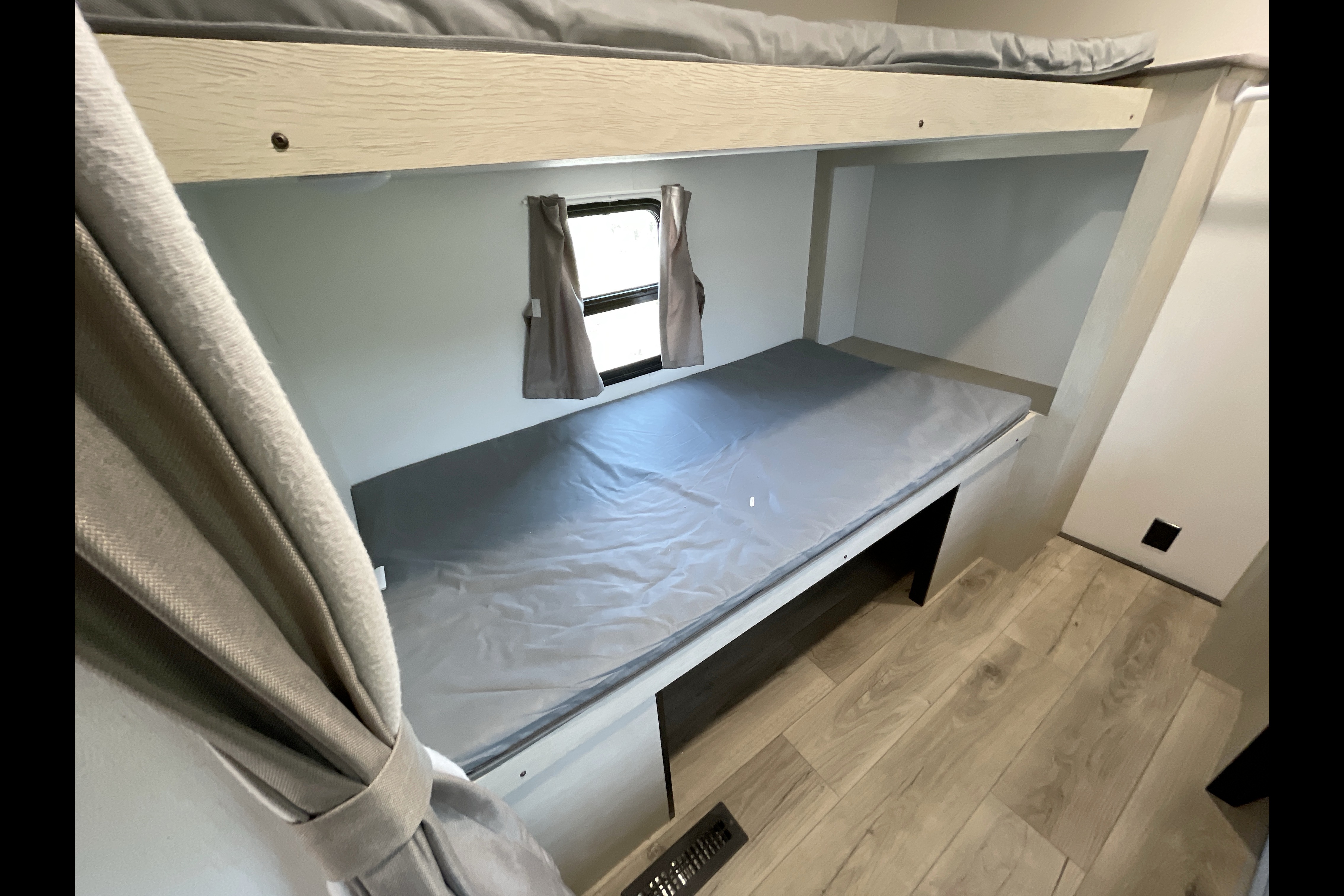 Tim's Coachmen 31QB Travel Trailer