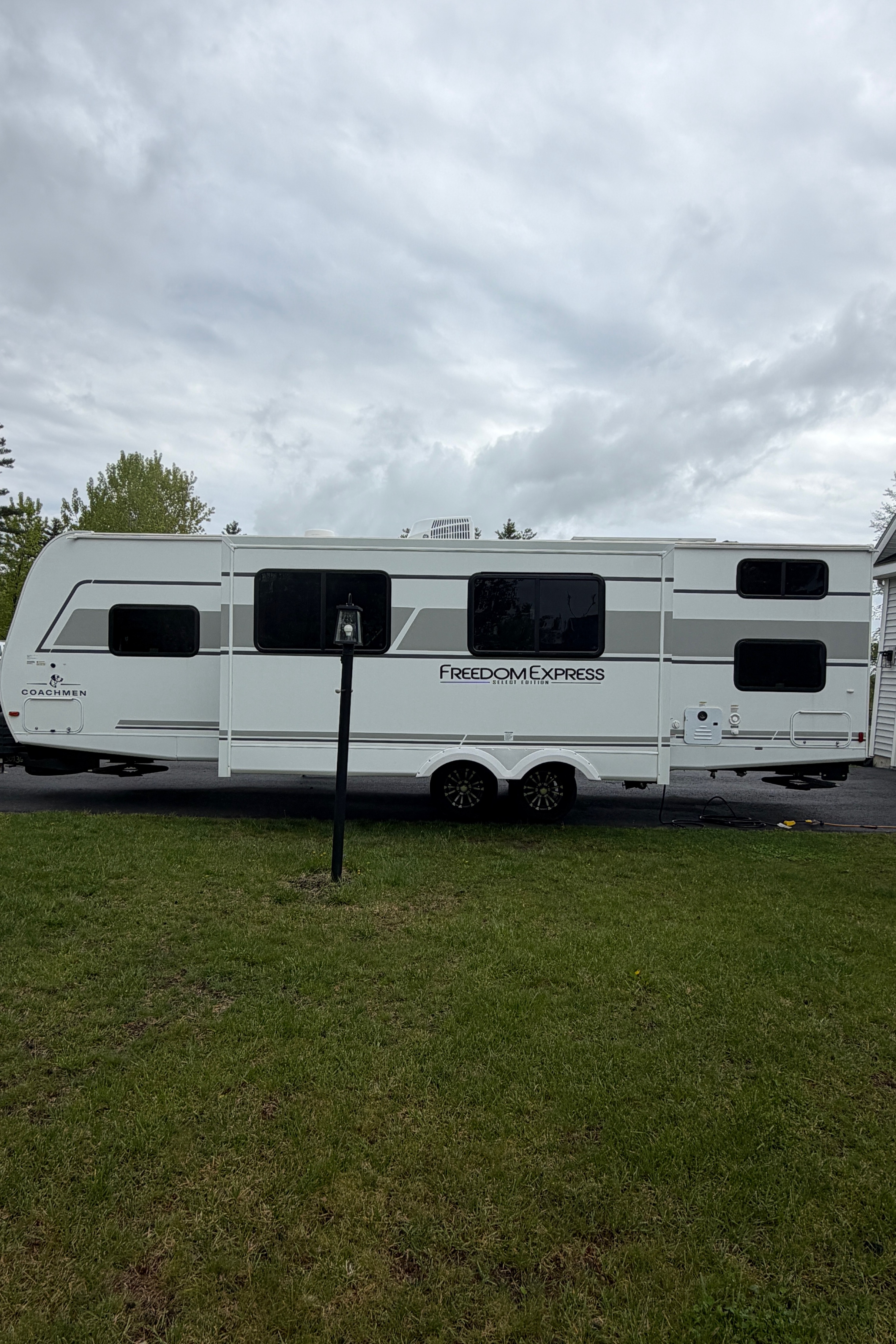 Brandon's Trailer Rentals XL Bunkhouse