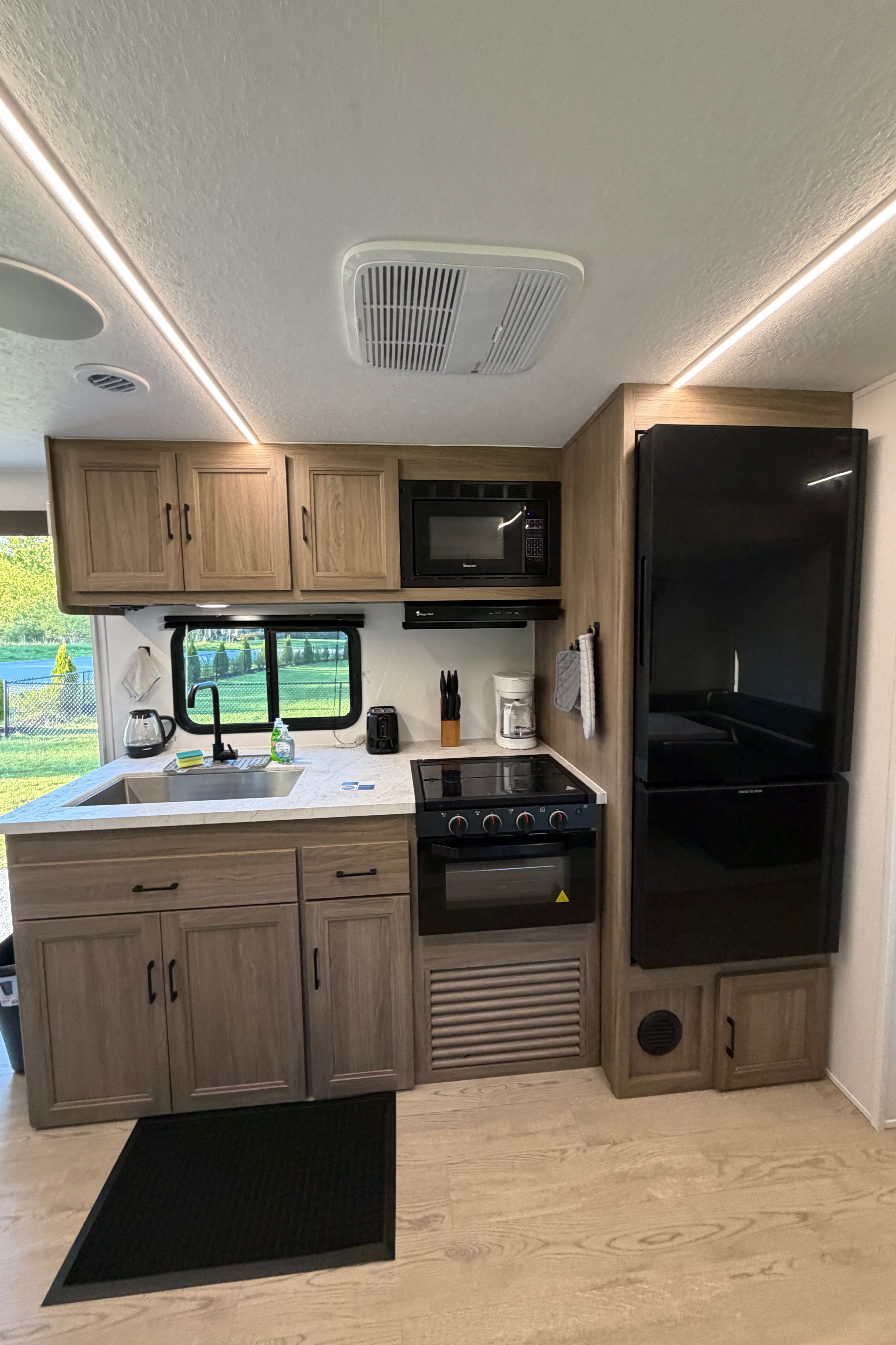 Brandon's Trailer Rentals XL Bunkhouse