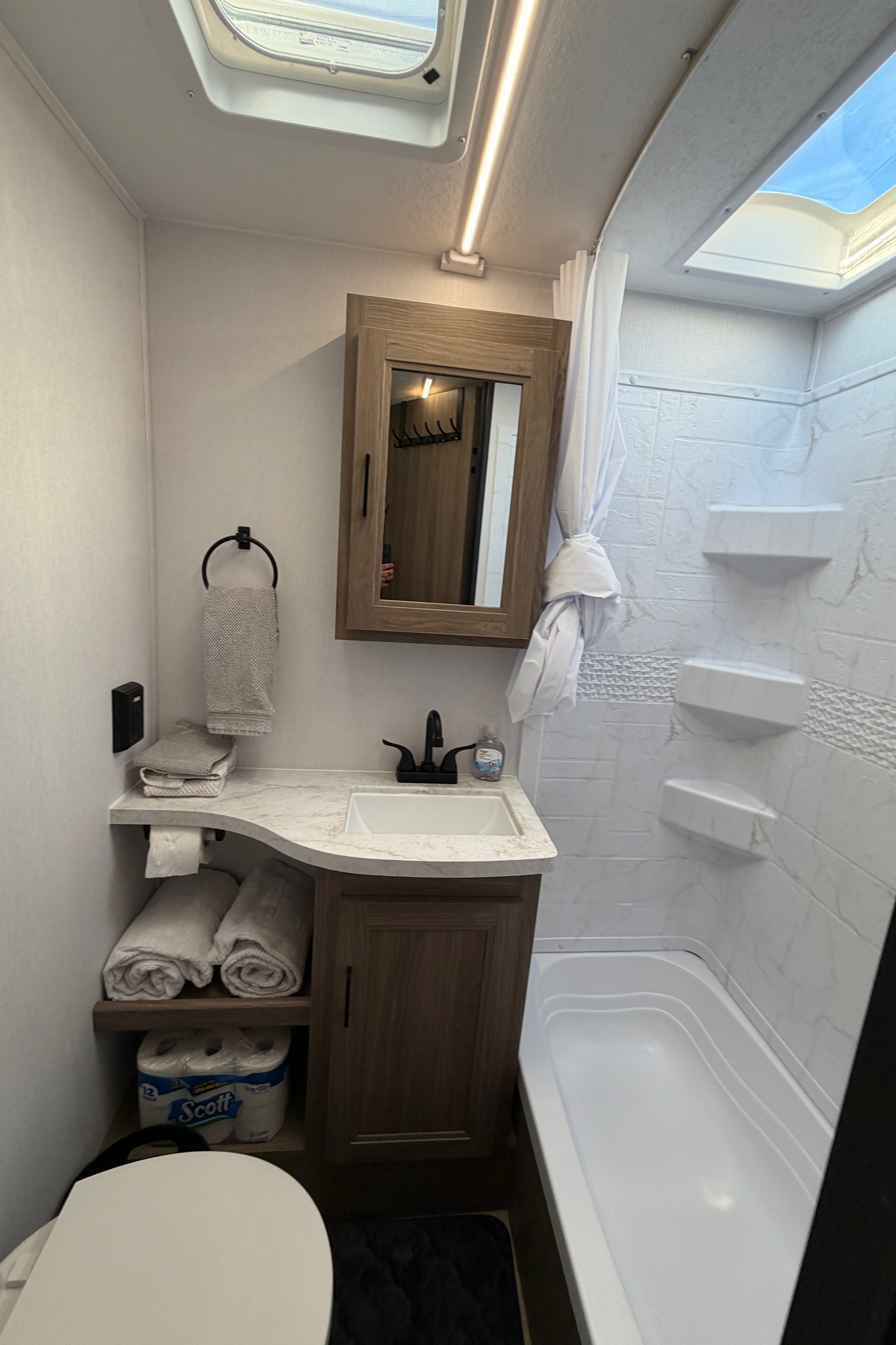 Brandon's Trailer Rentals XL Bunkhouse