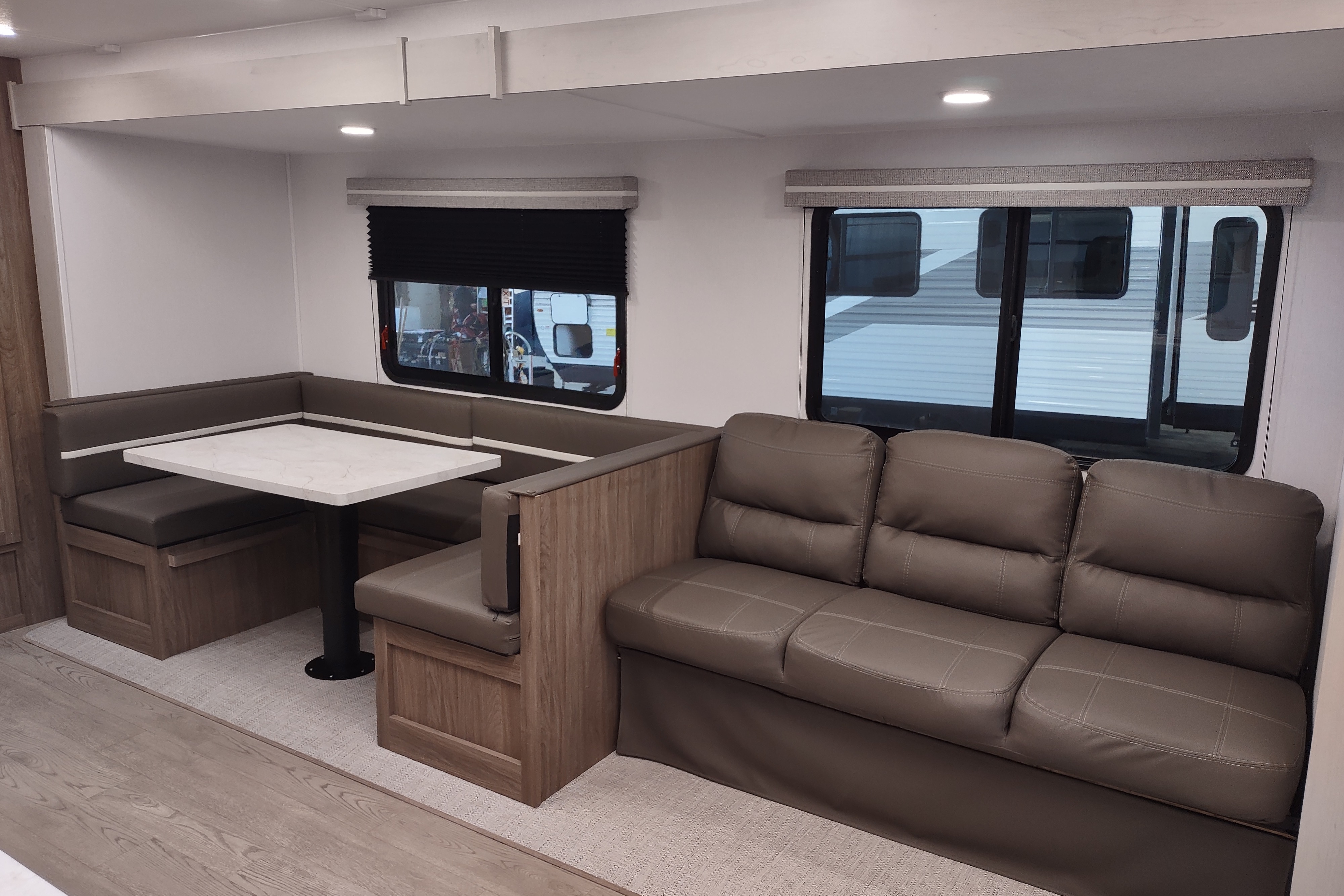 Brandon's Trailer Rentals XL Bunkhouse