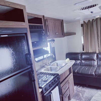 Michael's Heartland Pioneer 27 Travel Trailer