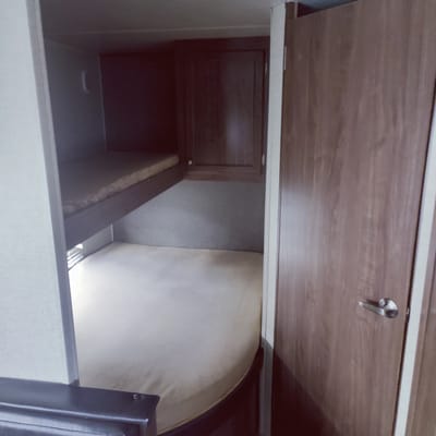 Michael's Heartland Pioneer 27 Travel Trailer