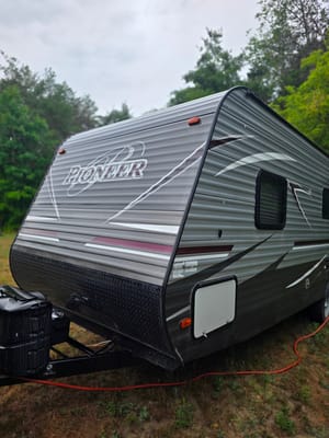 Michael's Heartland Pioneer 27 Travel Trailer