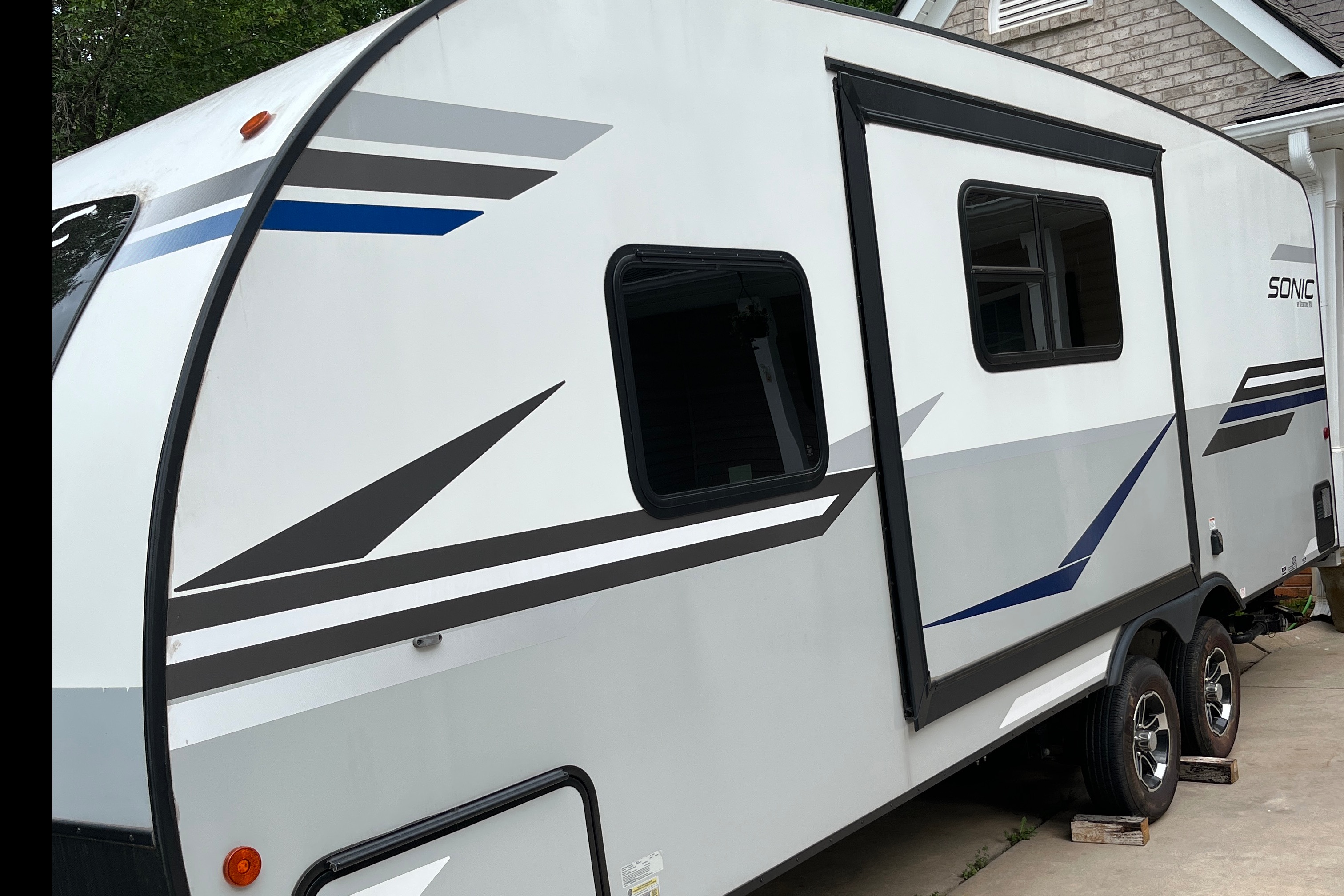 Tasha's Venture RV Sonic 220VRB Travel Trailer