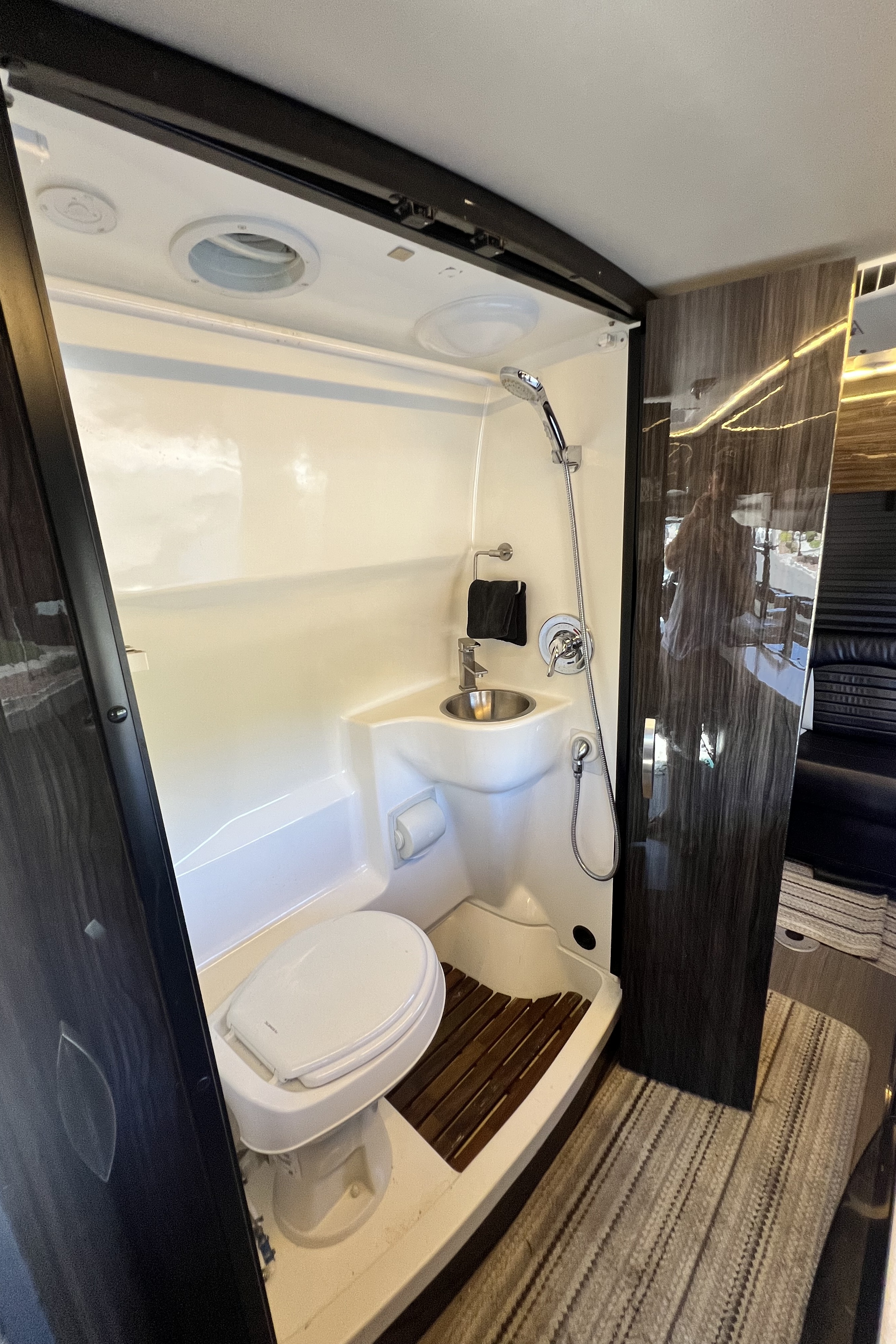 Silver Summit Mercedes Sprinter | 4x4 Winnebago