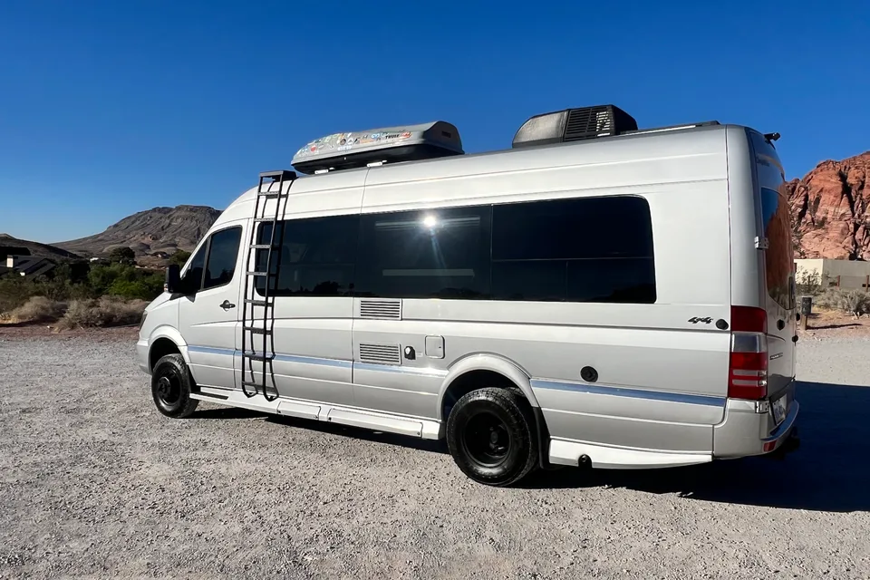 Silver Summit Mercedes Sprinter | 4x4 Winnebago