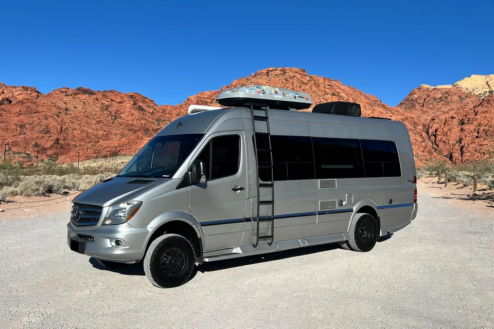 Silver Summit Mercedes Sprinter | 4x4 Winnebago