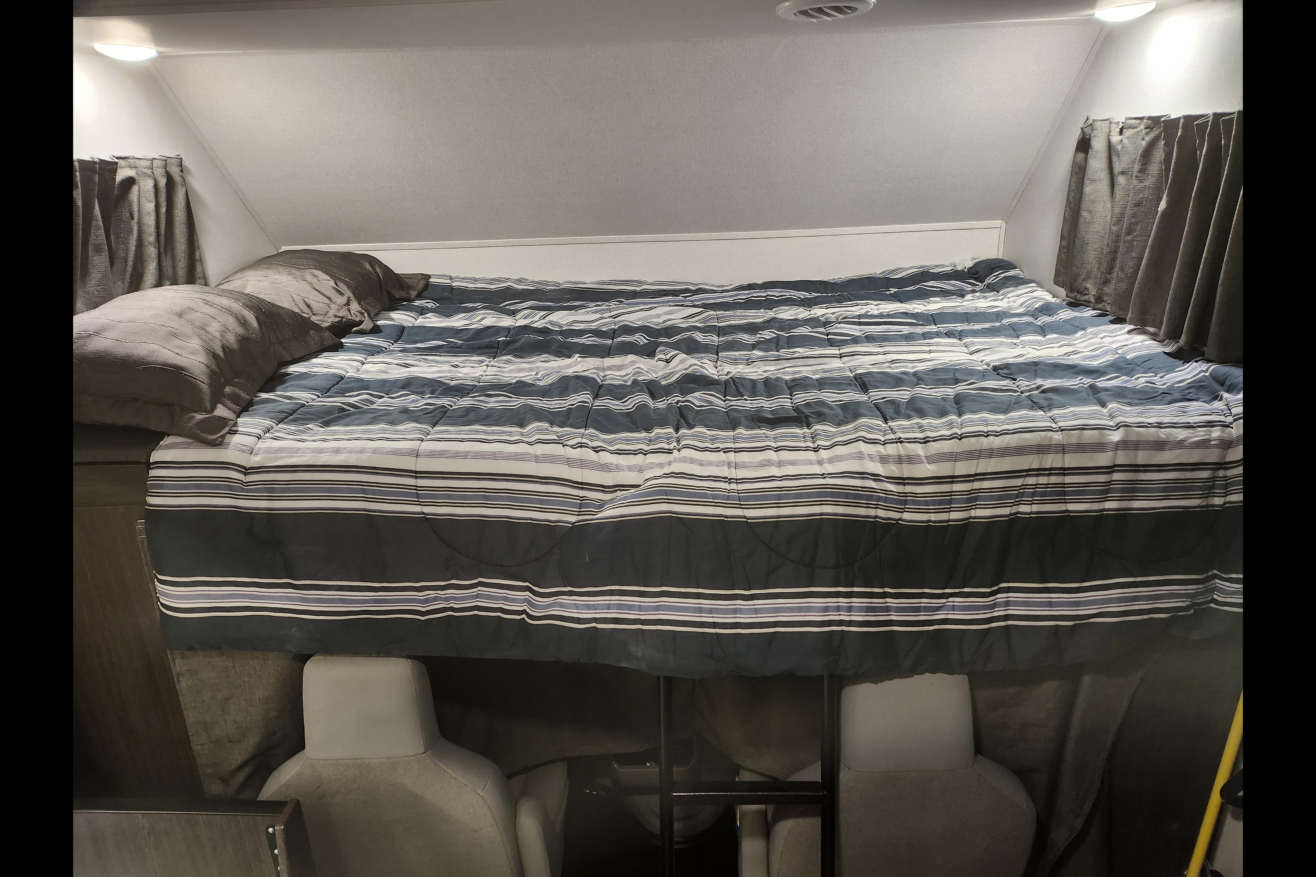 Coaster Seeker Forest River Sunseeker Class C