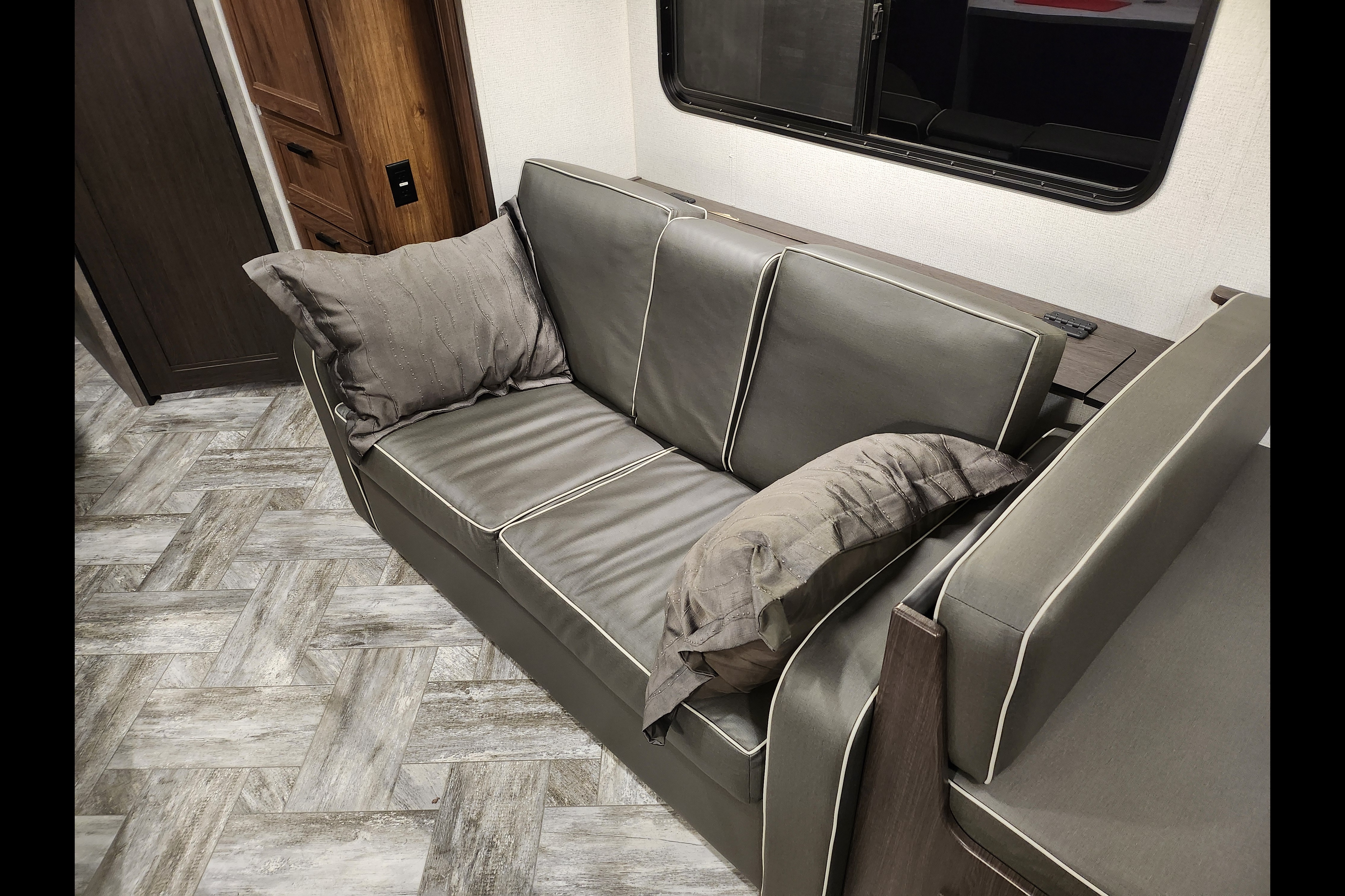 Coaster Seeker Forest River Sunseeker Class C