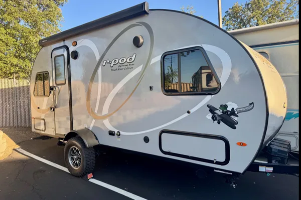 2019 189 R-Pod Hood River Edition - "Hoppy II" a Happy Camper