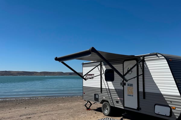 Pet Friendly Easy to Pull Coleman Lantern 17b Travel Trailer
