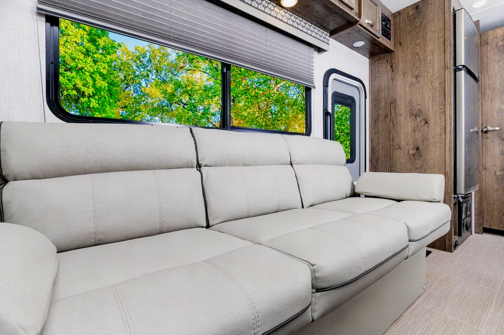 2022 Gulf Stream Conquest Class C 30ft. - FREE PRIVATE SHUTTLE - Rosi -