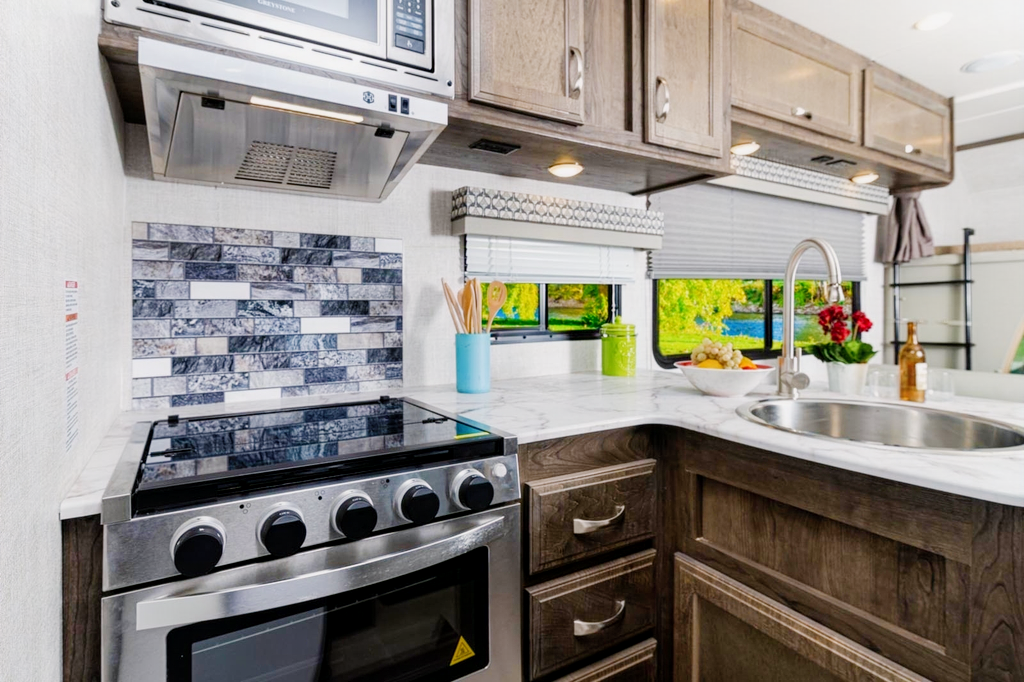 2022 Gulf Stream Conquest Class C 30ft. - FREE PRIVATE SHUTTLE - Rosi -