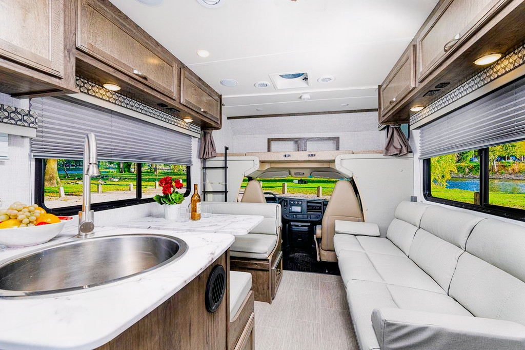 2022 Gulf Stream Conquest Class C 30ft. - FREE PRIVATE SHUTTLE - Rosi -