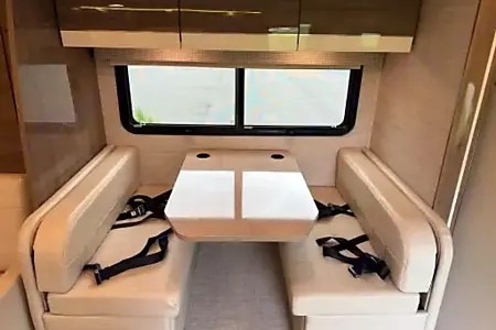 WiFi - Luxurious - Diesel - Great MPG (2)