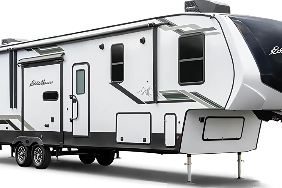 Spacious, Stylish, Family-Friendly: Camping Comfort 5th Wheel