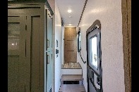 Spacious, Stylish, Family-Friendly: Camping Comfort 5th Wheel