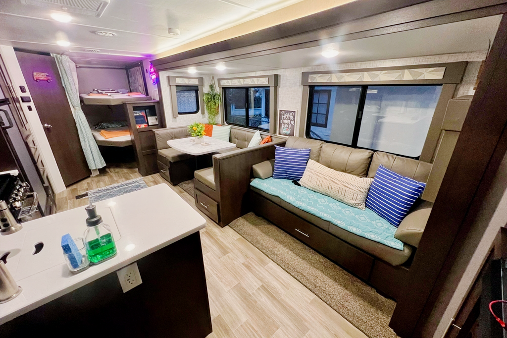 "Little home on wheels" 2020 WILDWOOD with master bedroom and bunks at the rear. 