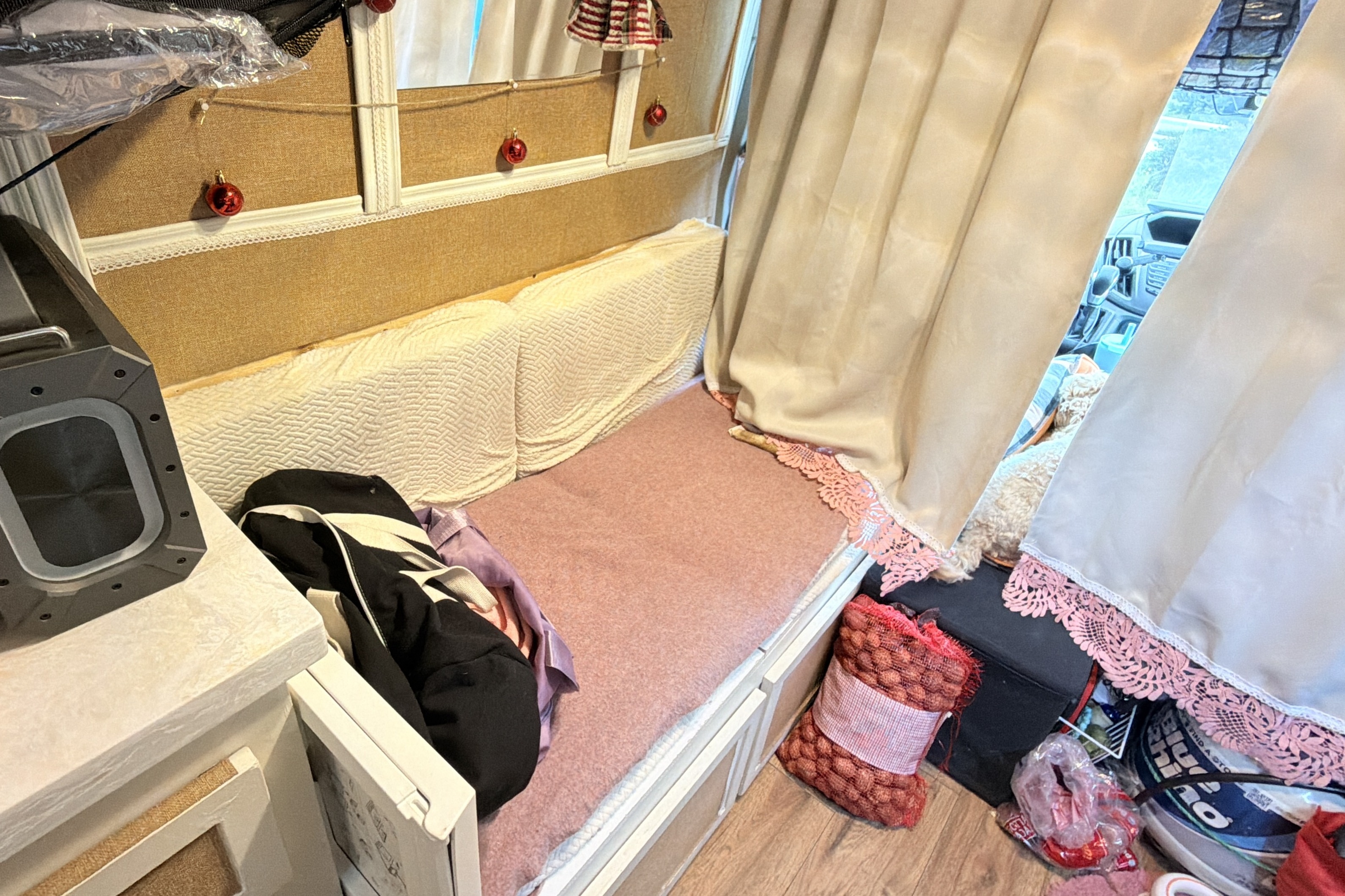 Frank's Ford Transit 250 Campervan