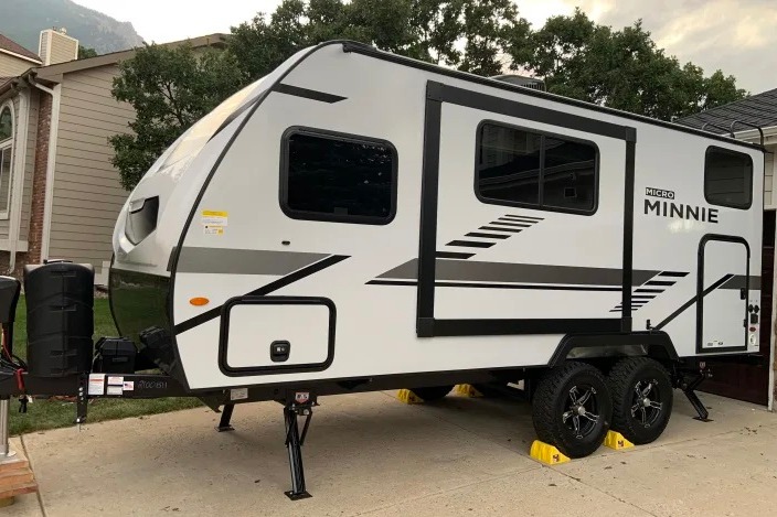 Vitaliy's Winnebago Micro Minnie 2100BH Travel Trailer