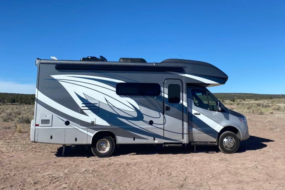 2021 Luxury Class C, sleep 5,Mercedes! Solar, AC, Heat, Generator, Slide out and Starlink