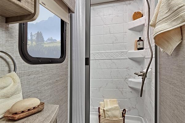 2021 Luxury Class C, sleep 5,Mercedes! Solar, AC, Heat, Generator, Slide out and Starlink