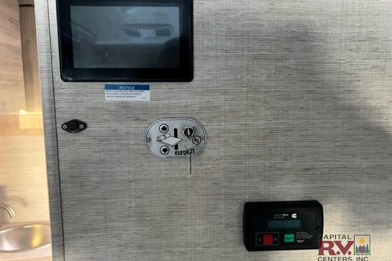 2021 Luxury Class C, sleep 5,Mercedes! Solar, AC, Heat, Generator, Slide out and Starlink