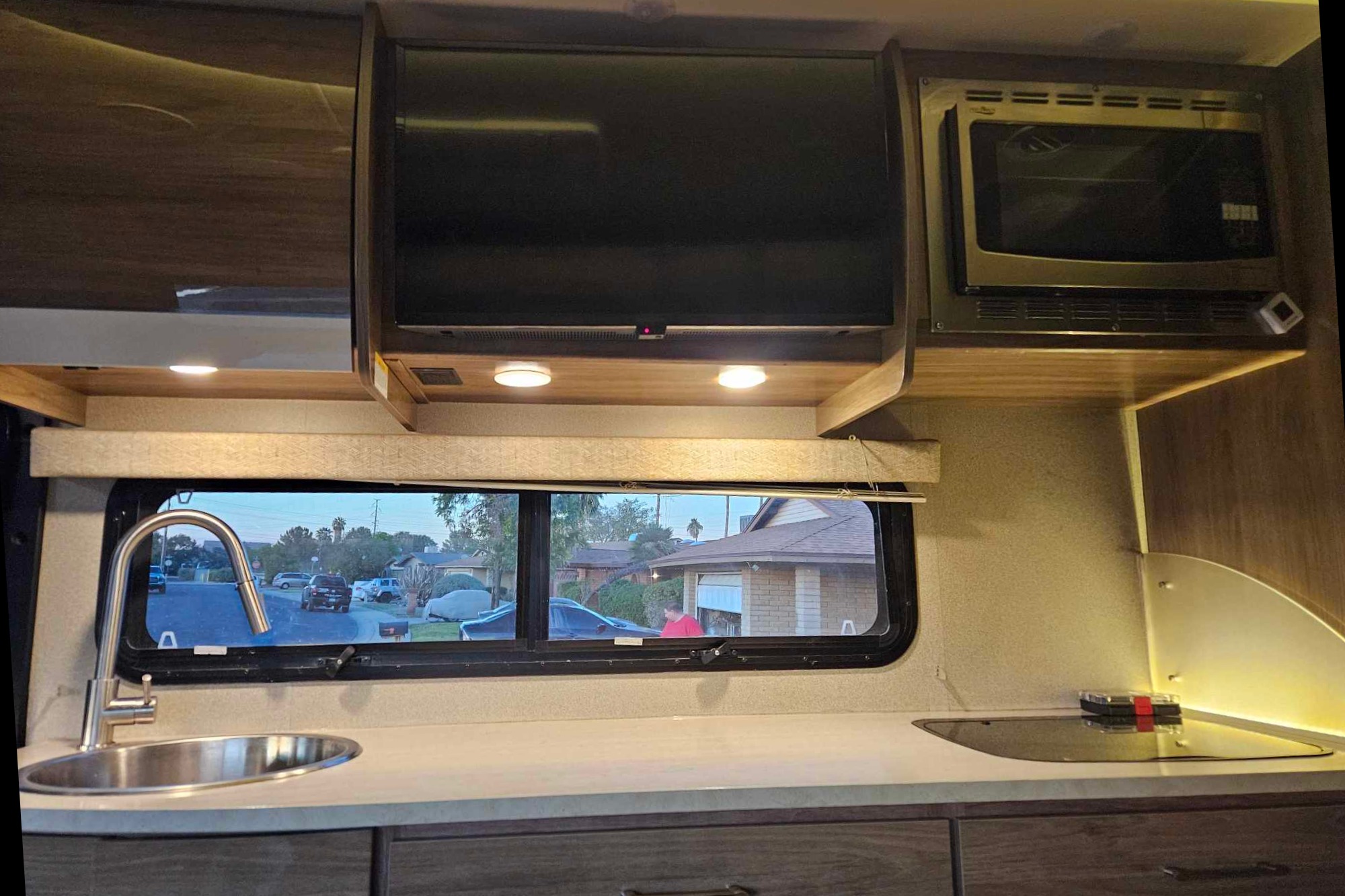 2021 Luxury Class C, sleep 5,Mercedes! Solar, AC, Heat, Generator, Slide out and Starlink