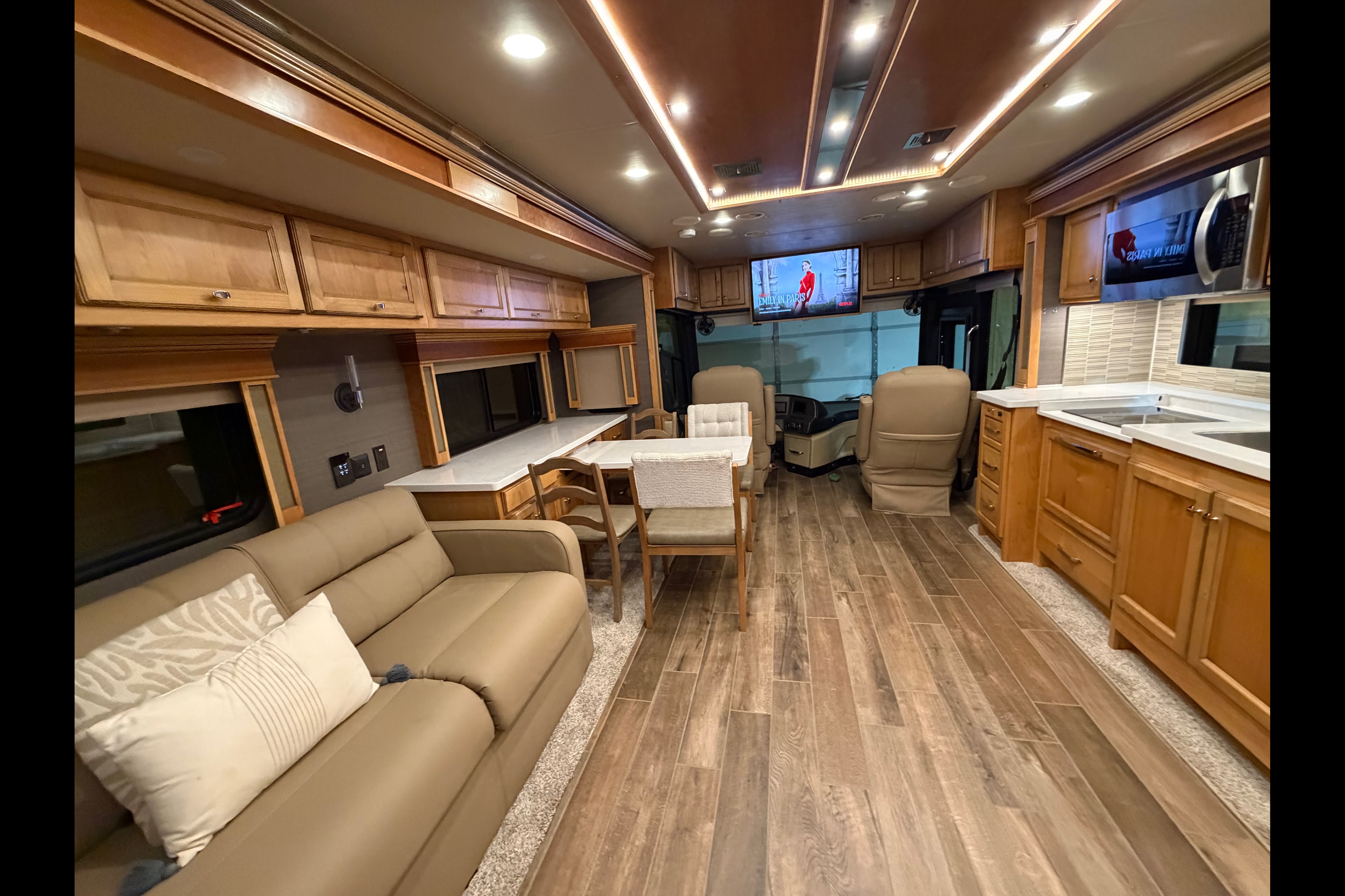 Christopher's Tiffin Motorhomes Allegro red 360 38ka Class A