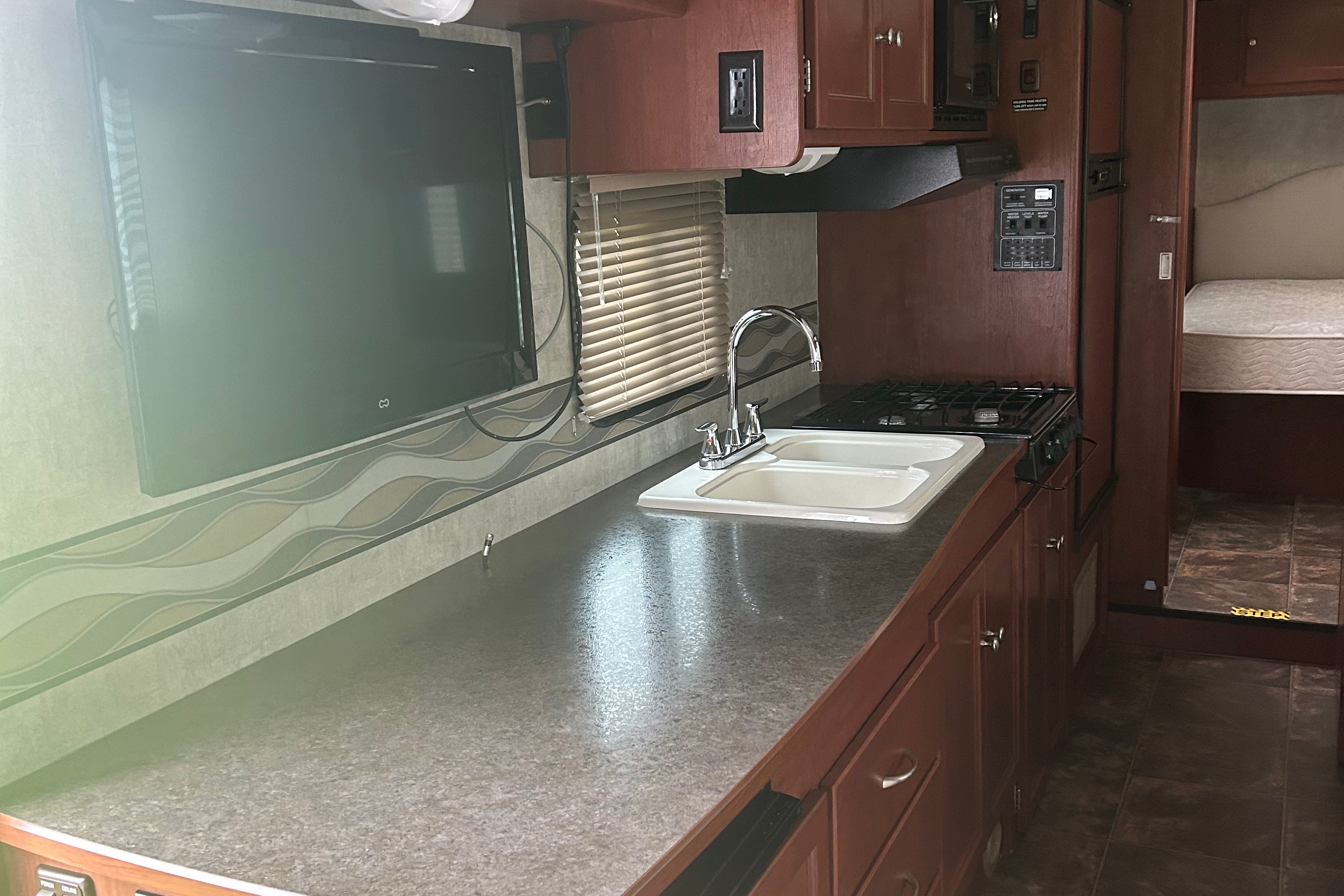 Janice's Winnebago Minnie Winnie Class C