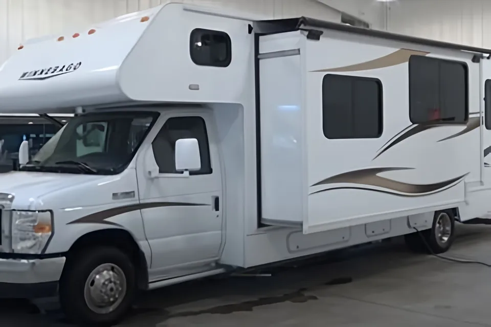 Janice's Winnebago Minnie Winnie Class C