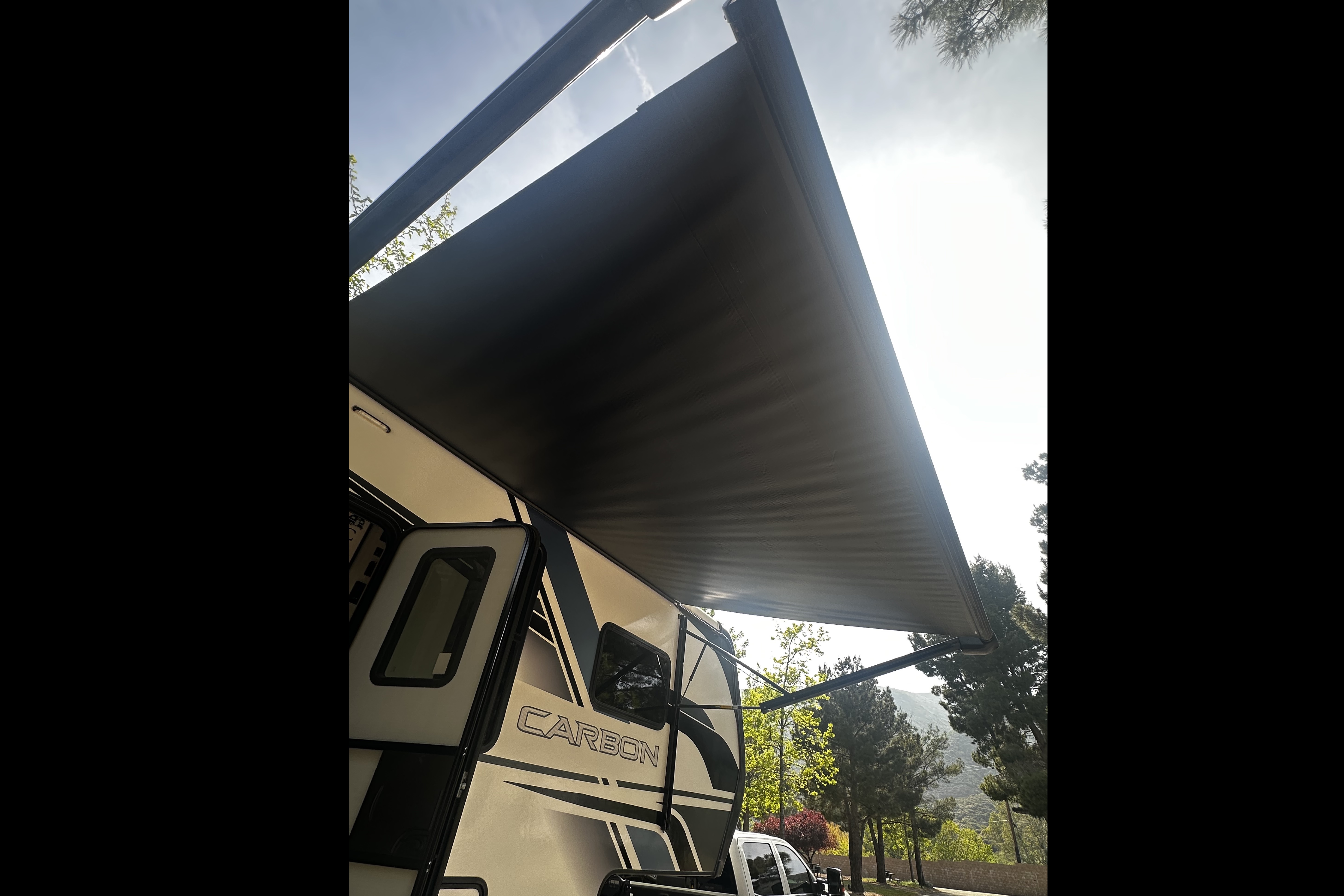 Liliana's Keystone Carbon Fifth Wheel